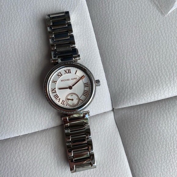 Michael Kors Watch - Picture 2 of 8